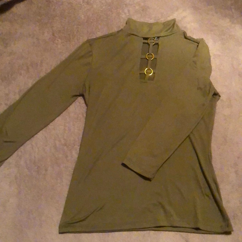 Form Fitting Olive Top!